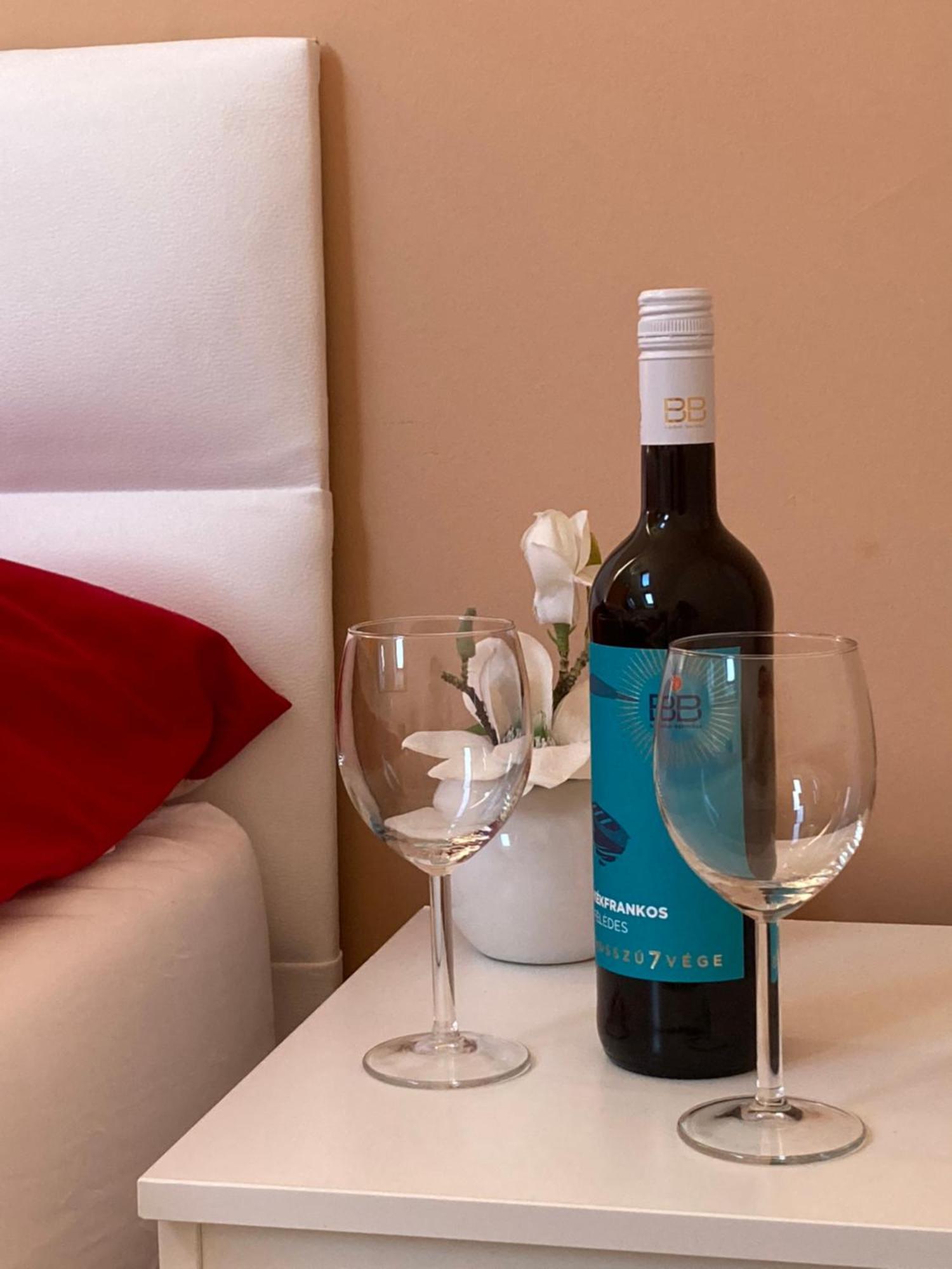 Esztergom Apartman Buitenkant foto